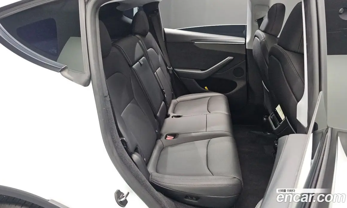 Tesla Model Y 2025 0.2 автомат (гидро), фото 17 Tesla Model Y 2025 0.2 автомат (гидро), фото 17