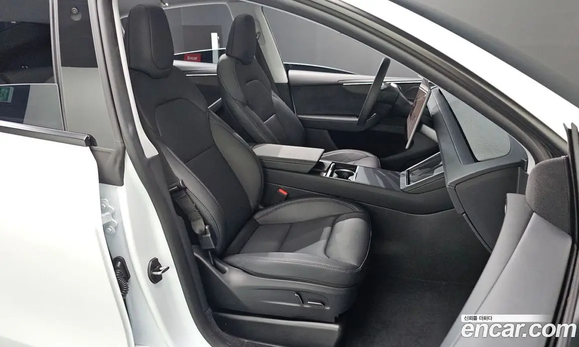 Tesla Model Y 2025 0.2 автомат (гидро), фото 18 Tesla Model Y 2025 0.2 автомат (гидро), фото 18