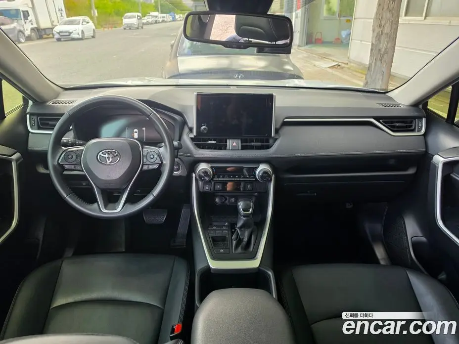 Toyota RAV4 2023 2.5 автомат (вариатор), фото 13 Toyota RAV4 2023 2.5 автомат (вариатор), фото 13