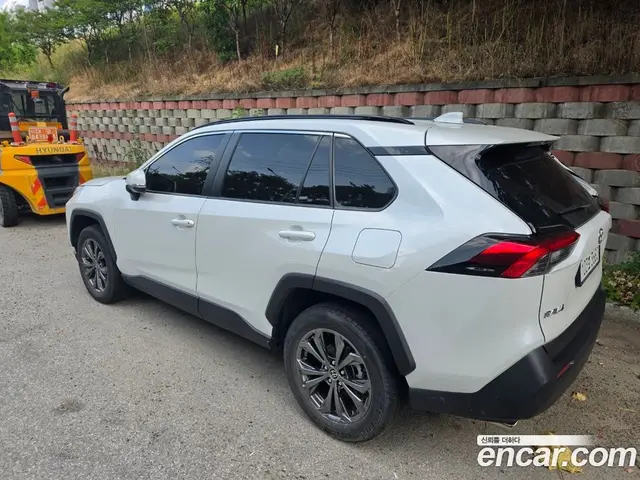 Toyota RAV4 2023 2.5 автомат (вариатор), миниатюра 7 Toyota RAV4 2023 2.5 автомат (вариатор), миниатюра 7