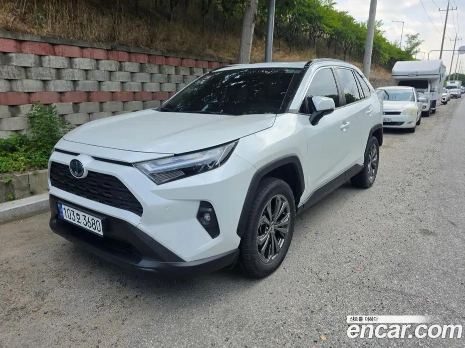Toyota RAV4 2023 2.5 автомат (вариатор), фото 8 Toyota RAV4 2023 2.5 автомат (вариатор), фото 8