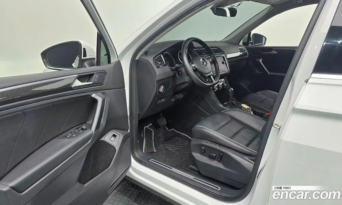Volkswagen Tiguan 2020 2.0 автомат (гидро), фото 12 Volkswagen Tiguan 2020 2.0 автомат (гидро), фото 12