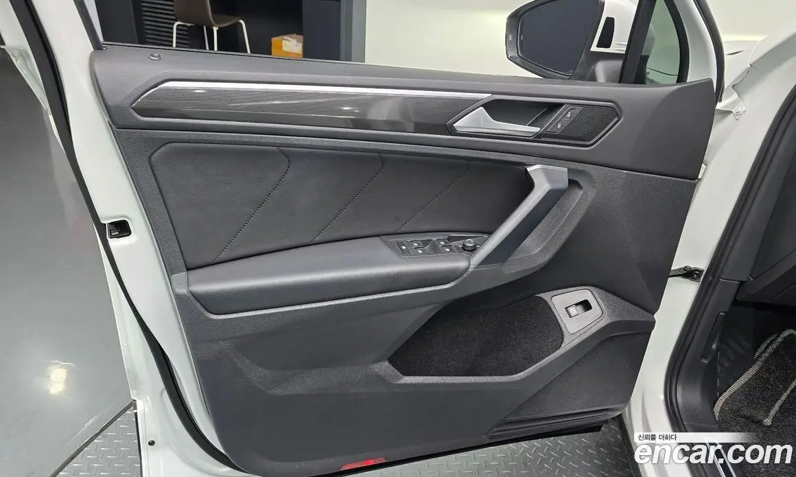 Volkswagen Tiguan 2020 2.0 автомат (гидро), фото 13 Volkswagen Tiguan 2020 2.0 автомат (гидро), фото 13