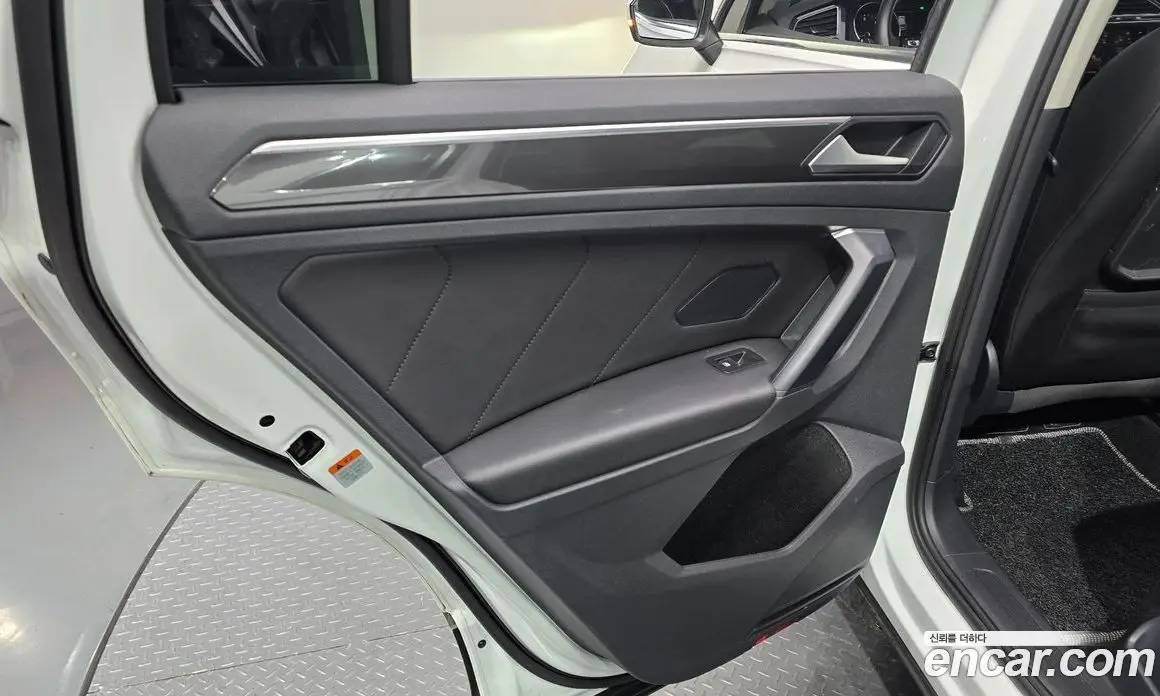 Volkswagen Tiguan 2020 2.0 автомат (гидро), фото 14 Volkswagen Tiguan 2020 2.0 автомат (гидро), фото 14