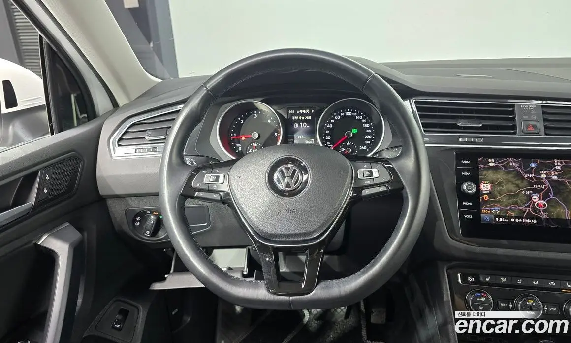 Volkswagen Tiguan 2020 2.0 автомат (гидро), фото 17 Volkswagen Tiguan 2020 2.0 автомат (гидро), фото 17