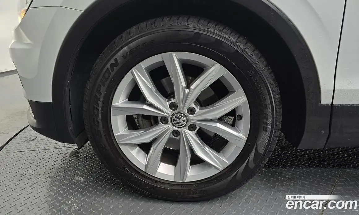 Volkswagen Tiguan 2020 2.0 автомат (гидро), фото 4 Volkswagen Tiguan 2020 2.0 автомат (гидро), фото 4