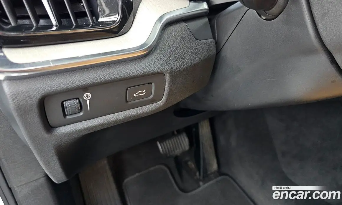 Volvo V60 2019 2.0 автомат (гидро), фото 14 Volvo V60 2019 2.0 автомат (гидро), фото 14