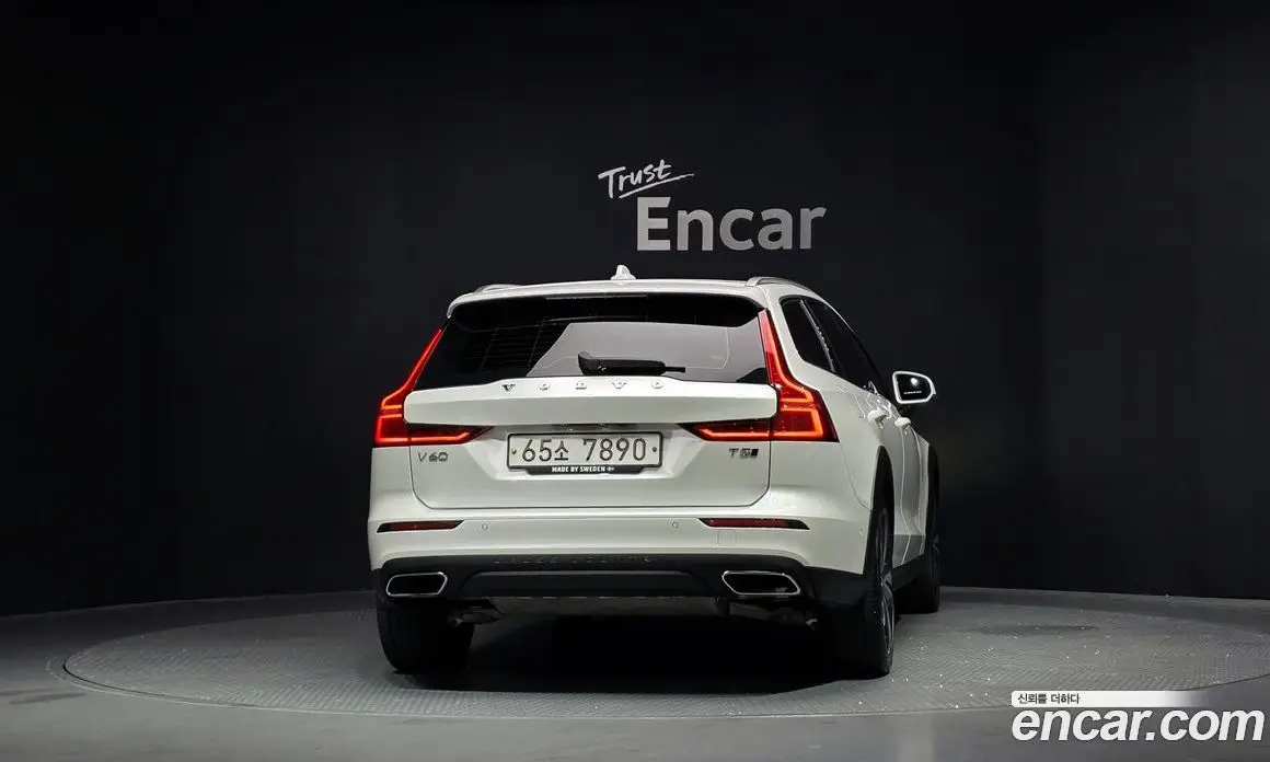 Volvo V60 2019 2.0 автомат (гидро), фото 4 Volvo V60 2019 2.0 автомат (гидро), фото 4