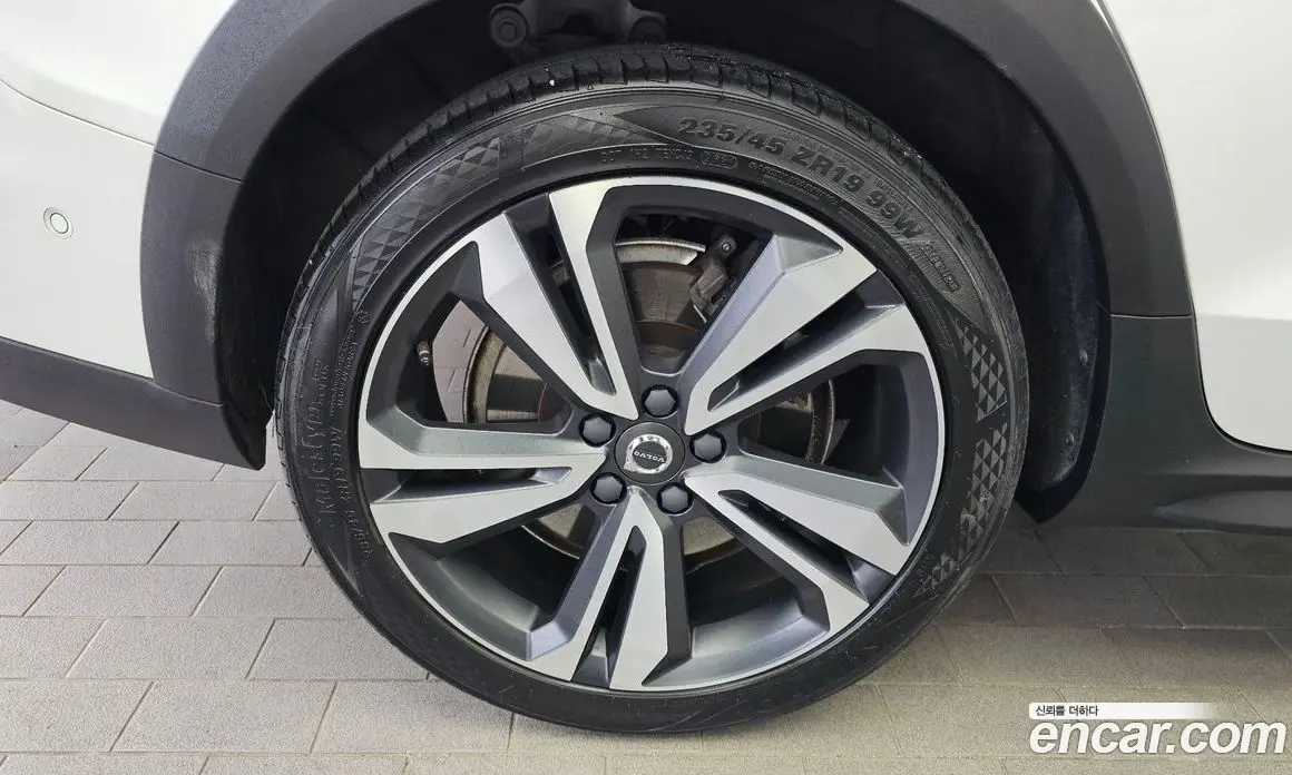 Volvo V60 2019 2.0 автомат (гидро), фото 5 Volvo V60 2019 2.0 автомат (гидро), фото 5