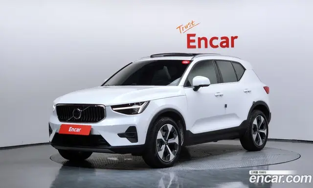 Volvo XC40 2023 2.0 автомат (гидро), миниатюра 1 Volvo XC40 2023 2.0 автомат (гидро), миниатюра 1
