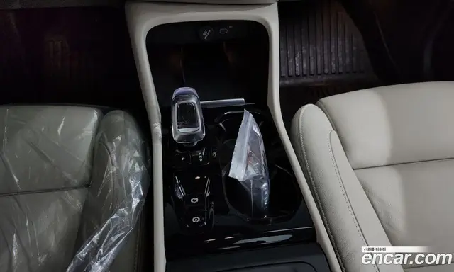Volvo XC40 2023 2.0 автомат (гидро), миниатюра 12