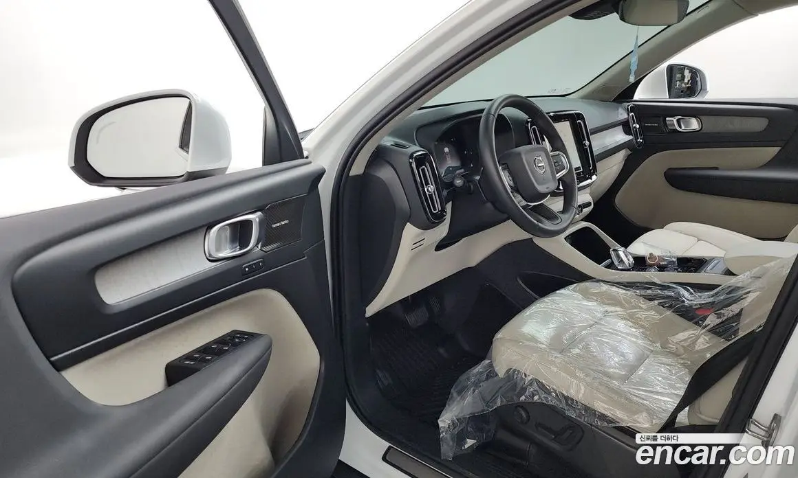 Volvo XC40 2023 2.0 автомат (гидро), фото 13 Volvo XC40 2023 2.0 автомат (гидро), фото 13