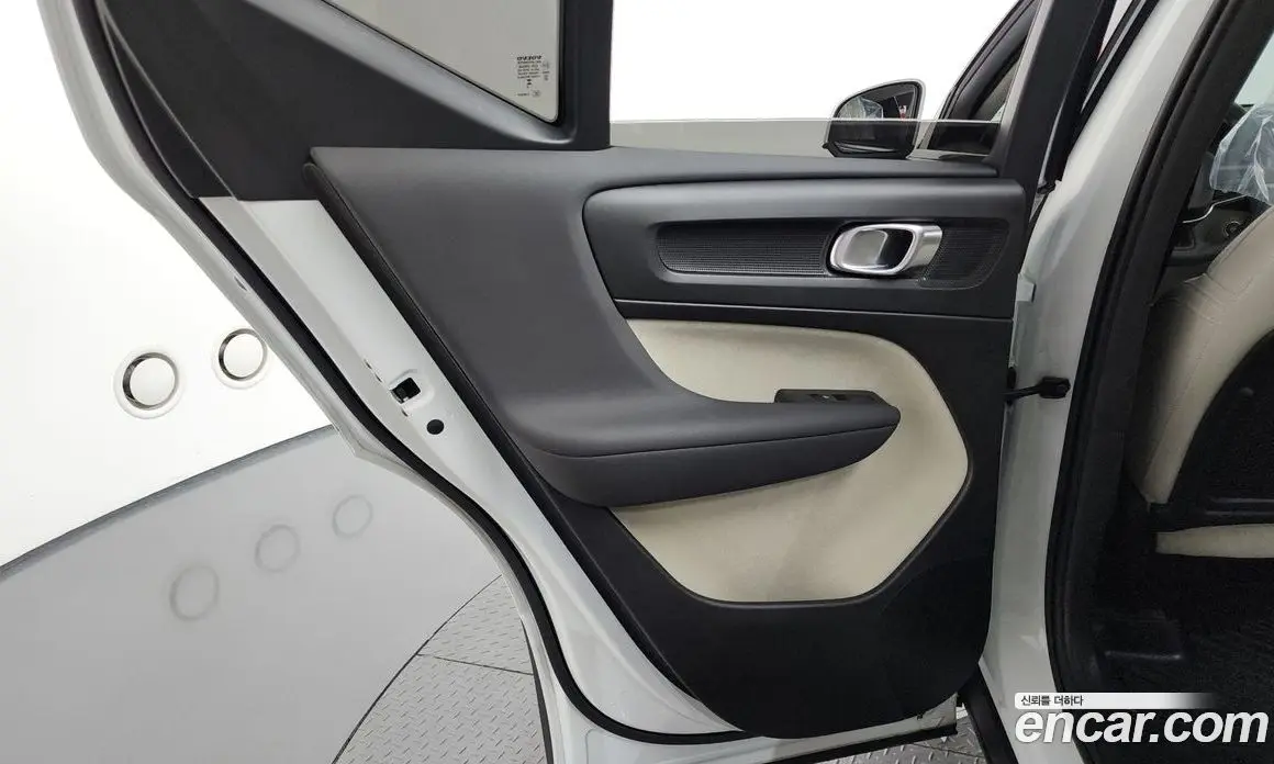 Volvo XC40 2023 2.0 автомат (гидро), фото 15 Volvo XC40 2023 2.0 автомат (гидро), фото 15