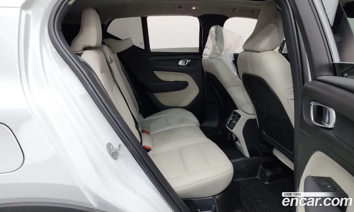 Volvo XC40 2023 2.0 автомат (гидро), фото 17 Volvo XC40 2023 2.0 автомат (гидро), фото 17