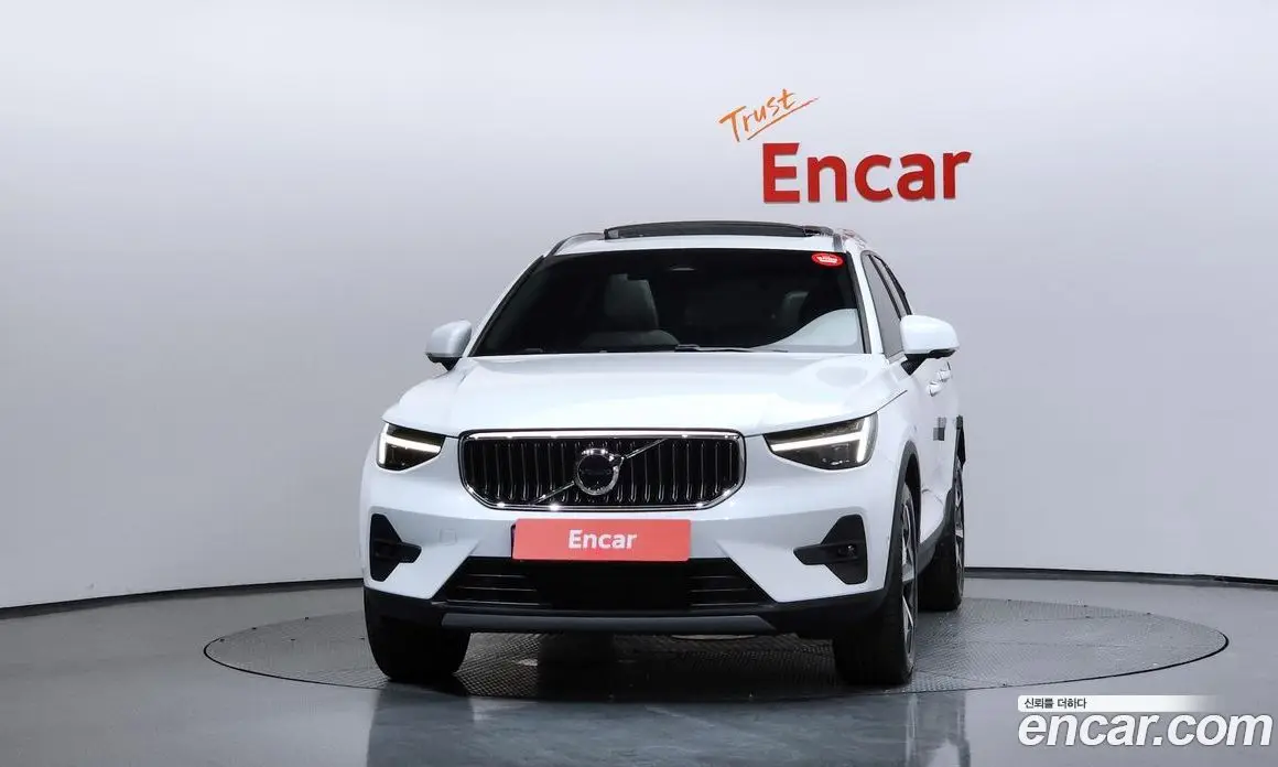 Volvo XC40 2023 2.0 автомат (гидро), фото 3 Volvo XC40 2023 2.0 автомат (гидро), фото 3