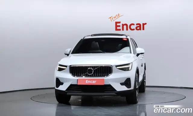 Volvo XC40 2023 2.0 автомат (гидро), миниатюра 3 Volvo XC40 2023 2.0 автомат (гидро), миниатюра 3