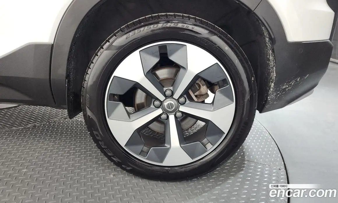 Volvo XC40 2023 2.0 автомат (гидро), фото 7 Volvo XC40 2023 2.0 автомат (гидро), фото 7