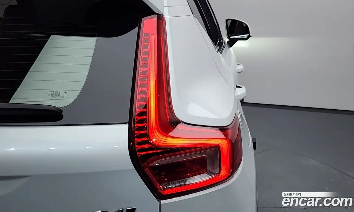 Volvo XC40 2023 2.0 автомат (гидро), фото 9 Volvo XC40 2023 2.0 автомат (гидро), фото 9