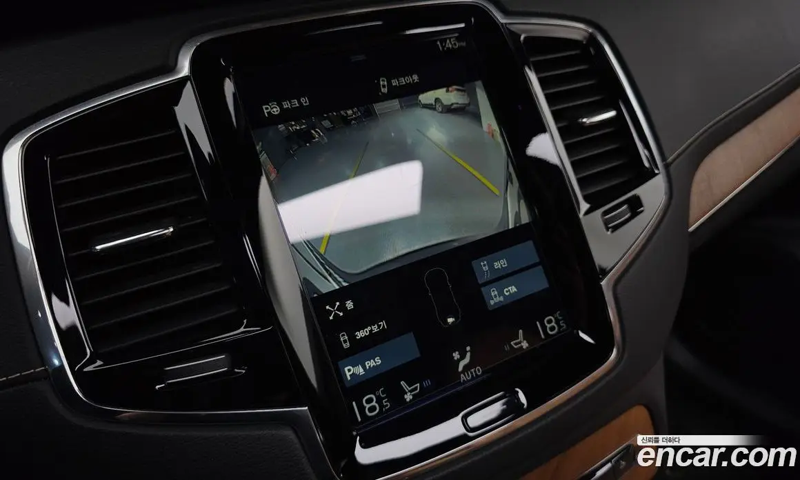 Volvo XC90 2017 2.0 автомат (гидро), фото 16 Volvo XC90 2017 2.0 автомат (гидро), фото 16