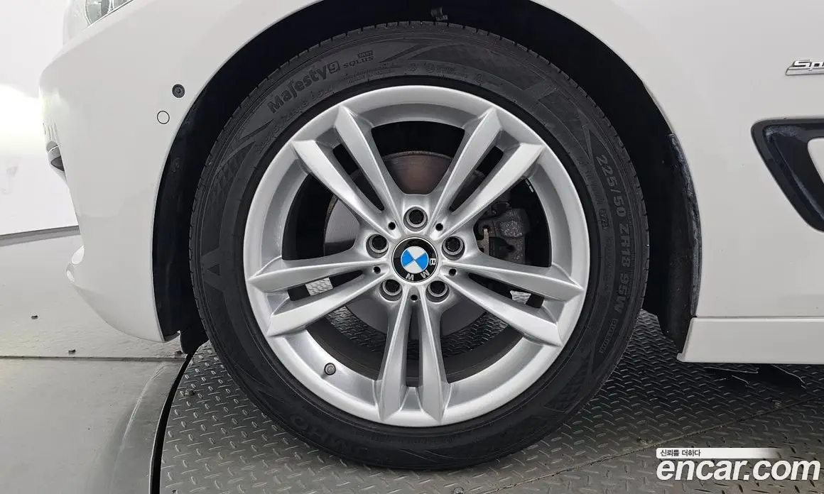 BMW 3 серия 2018 2.0 автомат (гидро), фото 4 BMW 3 серия 2018 2.0 автомат (гидро), фото 4
