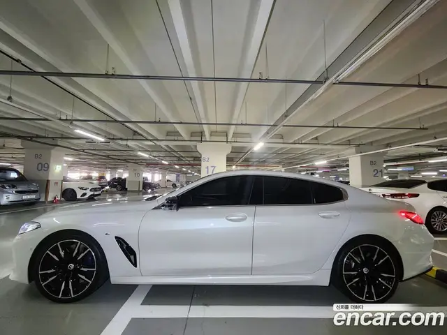 BMW 8 серия 2022 4.4 автомат (гидро), миниатюра 3