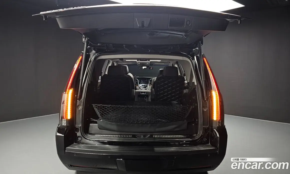 Cadillac Escalade 2018 6.2 автомат (гидро), фото 26 Cadillac Escalade 2018 6.2 автомат (гидро), фото 26