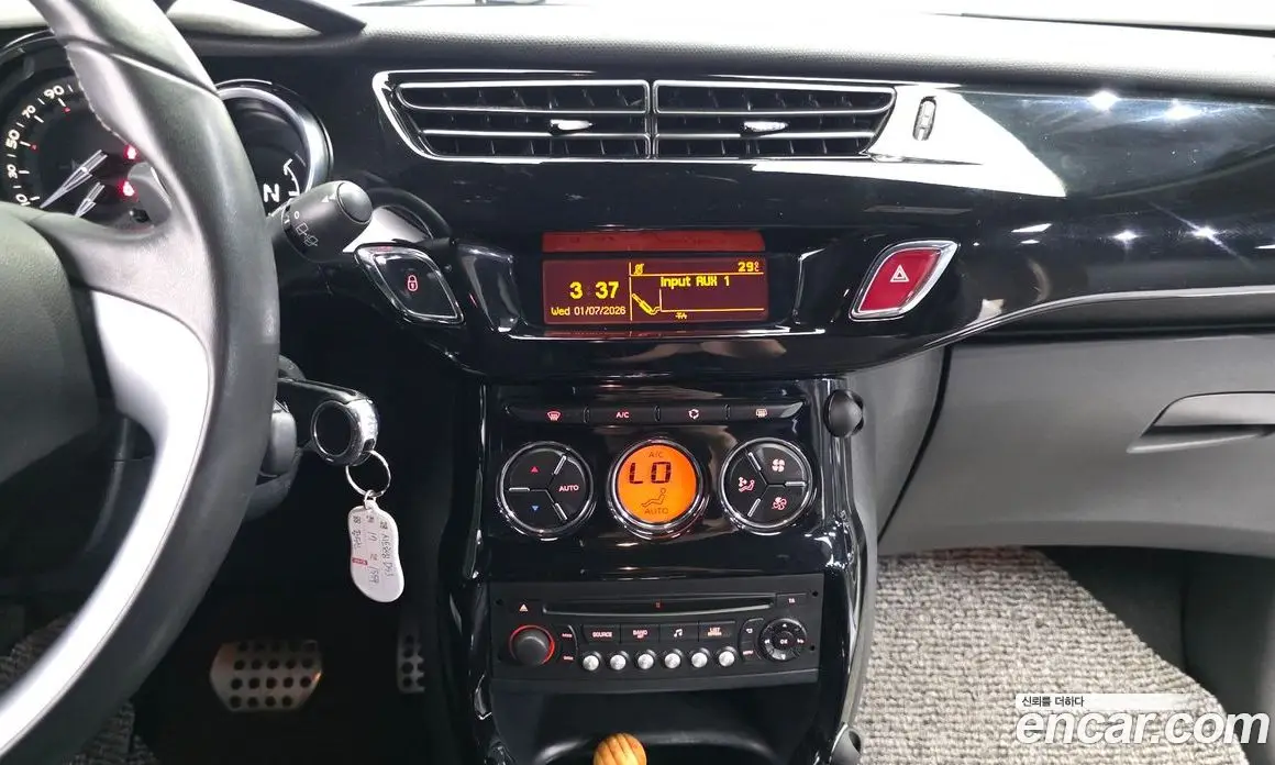 Citroen DS3 2017 1.6 автомат (гидро), фото 13 Citroen DS3 2017 1.6 автомат (гидро), фото 13