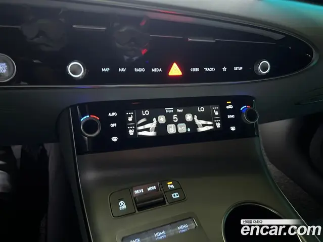 Genesis GV70 2024 2.5 автомат (гидро), миниатюра 11 Genesis GV70 2024 2.5 автомат (гидро), миниатюра 11