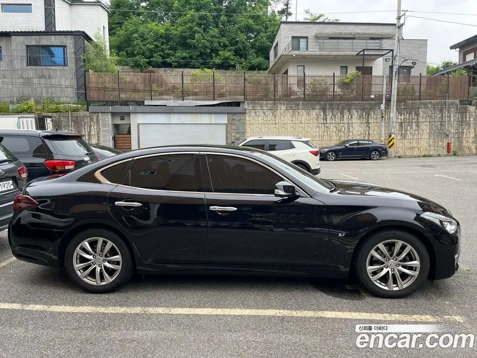 Infiniti Q70 2016 3.7 автомат (гидро), фото 2 Infiniti Q70 2016 3.7 автомат (гидро), фото 2