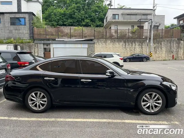 Infiniti Q70 2016 3.7 автомат (гидро), миниатюра 2 Infiniti Q70 2016 3.7 автомат (гидро), миниатюра 2