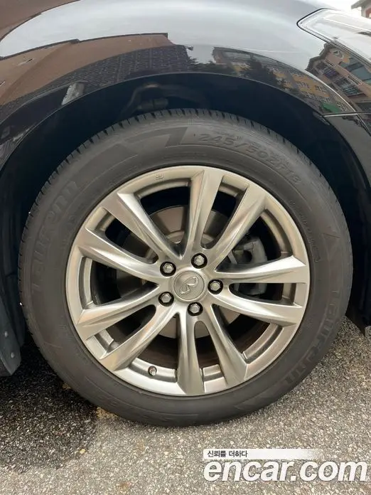 Infiniti Q70 2016 3.7 автомат (гидро), фото 18 Infiniti Q70 2016 3.7 автомат (гидро), фото 18