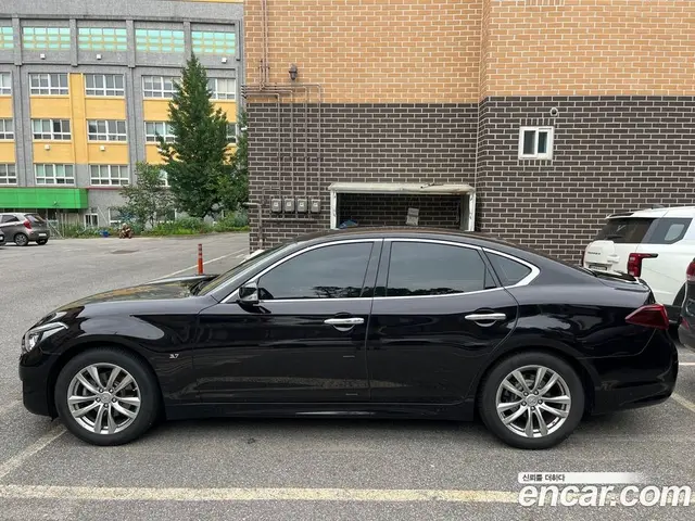 Infiniti Q70 2016 3.7 автомат (гидро), миниатюра 3 Infiniti Q70 2016 3.7 автомат (гидро), миниатюра 3