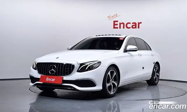 Mercedes-Benz E-Class 2019 2.0 автомат (гидро), миниатюра 1 Mercedes-Benz E-Class 2019 2.0 автомат (гидро), миниатюра 1