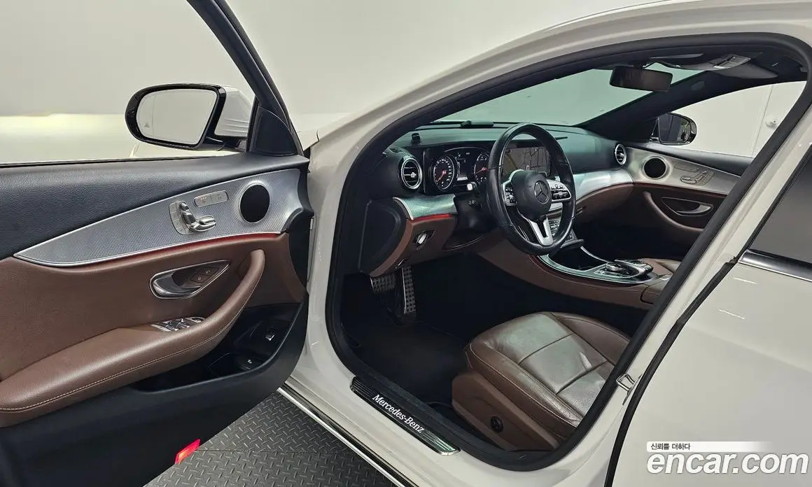 Mercedes-Benz E-Class 2019 2.0 автомат (гидро), фото 13 Mercedes-Benz E-Class 2019 2.0 автомат (гидро), фото 13
