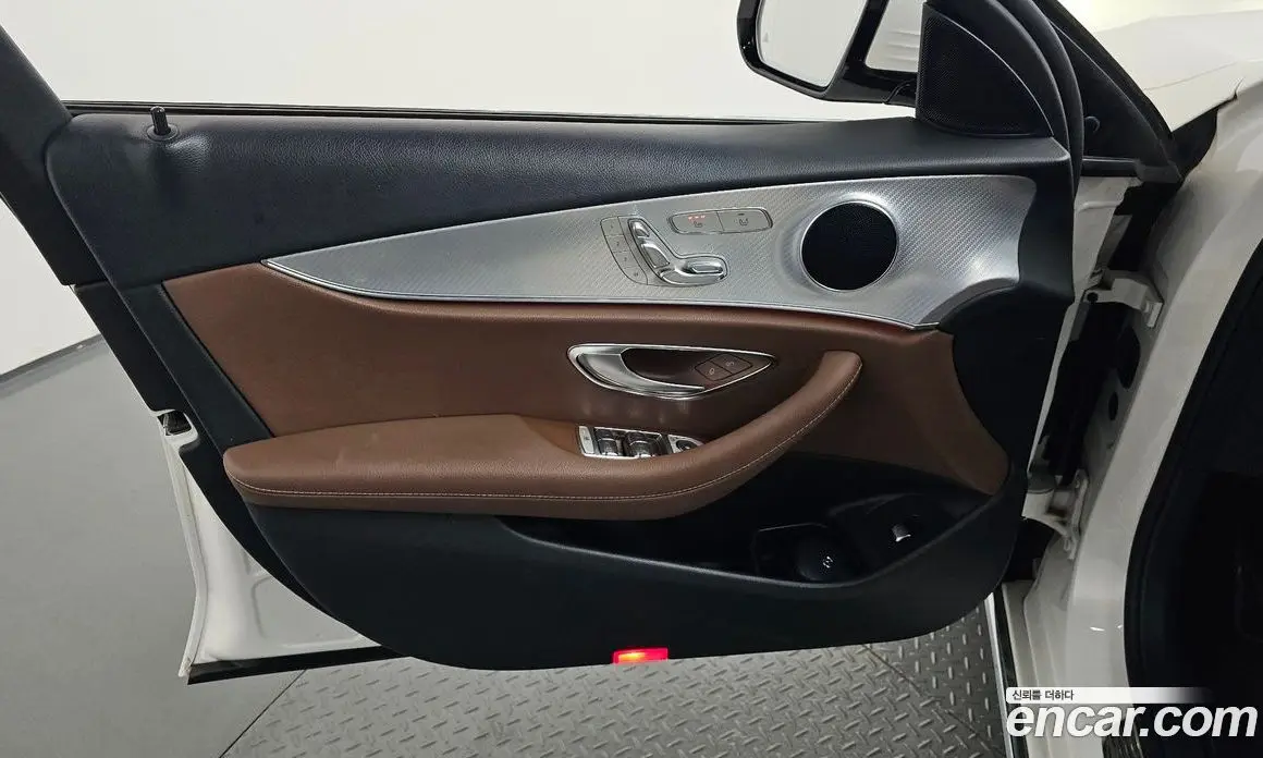 Mercedes-Benz E-Class 2019 2.0 автомат (гидро), фото 14 Mercedes-Benz E-Class 2019 2.0 автомат (гидро), фото 14