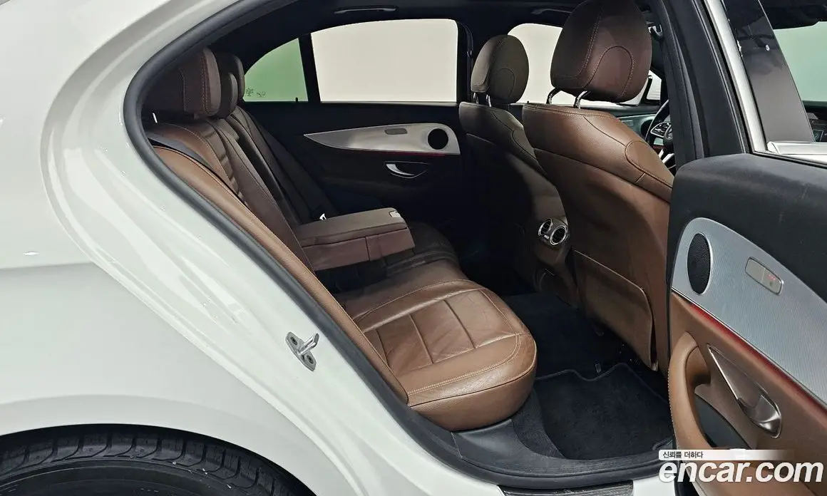 Mercedes-Benz E-Class 2019 2.0 автомат (гидро), фото 17 Mercedes-Benz E-Class 2019 2.0 автомат (гидро), фото 17
