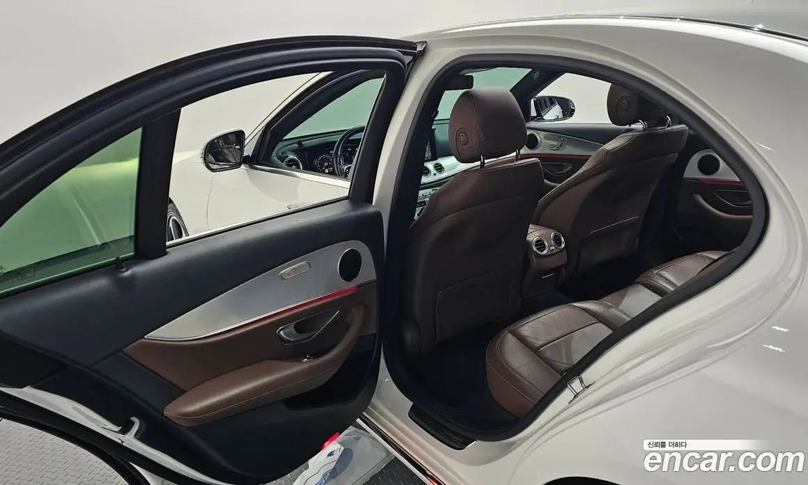 Mercedes-Benz E-Class 2019 2.0 автомат (гидро), фото 27 Mercedes-Benz E-Class 2019 2.0 автомат (гидро), фото 27