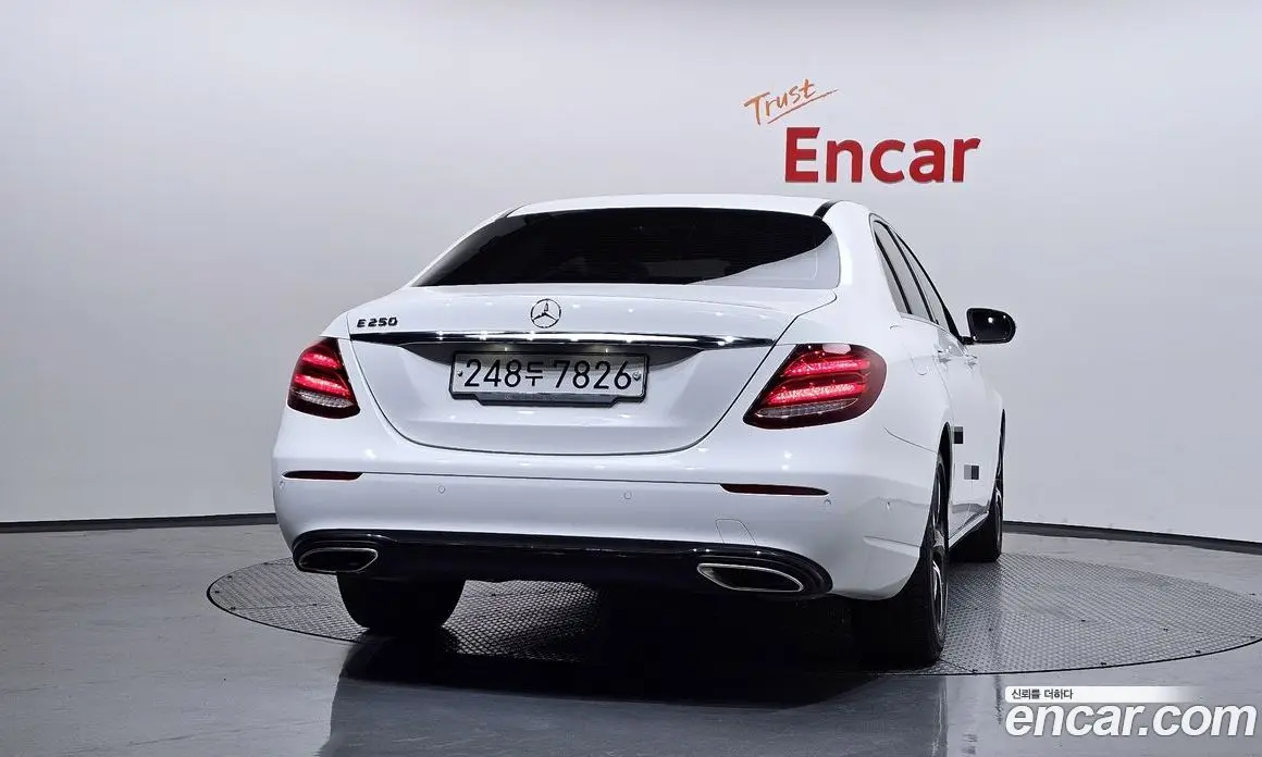 Mercedes-Benz E-Class 2019 2.0 автомат (гидро), фото 4 Mercedes-Benz E-Class 2019 2.0 автомат (гидро), фото 4