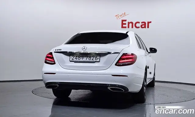 Mercedes-Benz E-Class 2019 2.0 автомат (гидро), миниатюра 4 Mercedes-Benz E-Class 2019 2.0 автомат (гидро), миниатюра 4