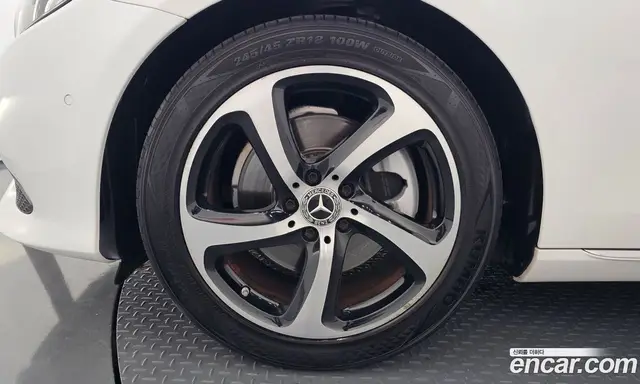 Mercedes-Benz E-Class 2019 2.0 автомат (гидро), миниатюра 5 Mercedes-Benz E-Class 2019 2.0 автомат (гидро), миниатюра 5
