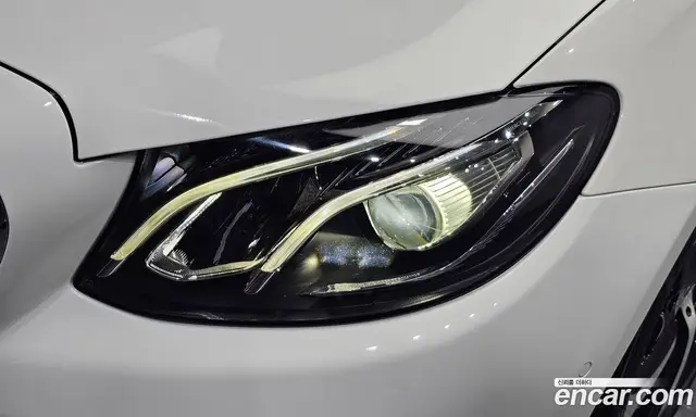 Mercedes-Benz E-Class 2019 2.0 автомат (гидро), миниатюра 8 Mercedes-Benz E-Class 2019 2.0 автомат (гидро), миниатюра 8