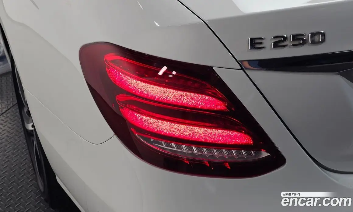 Mercedes-Benz E-Class 2019 2.0 автомат (гидро), фото 9 Mercedes-Benz E-Class 2019 2.0 автомат (гидро), фото 9