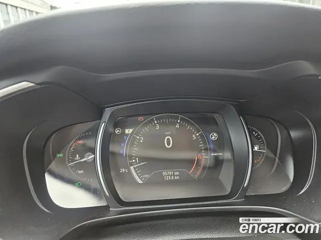 Renault (Samsung) QM6 2018 2.0 автомат (гидро), миниатюра 6 Renault (Samsung) QM6 2018 2.0 автомат (гидро), миниатюра 6