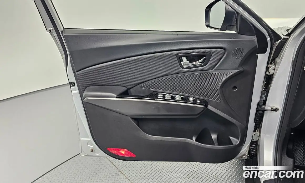 SsangYong TIBOLI 2017 1.6 автомат (гидро), фото 14