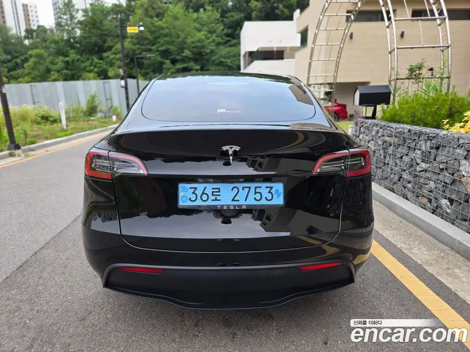 Tesla Model Y 2023 автомат (гидро), фото 4