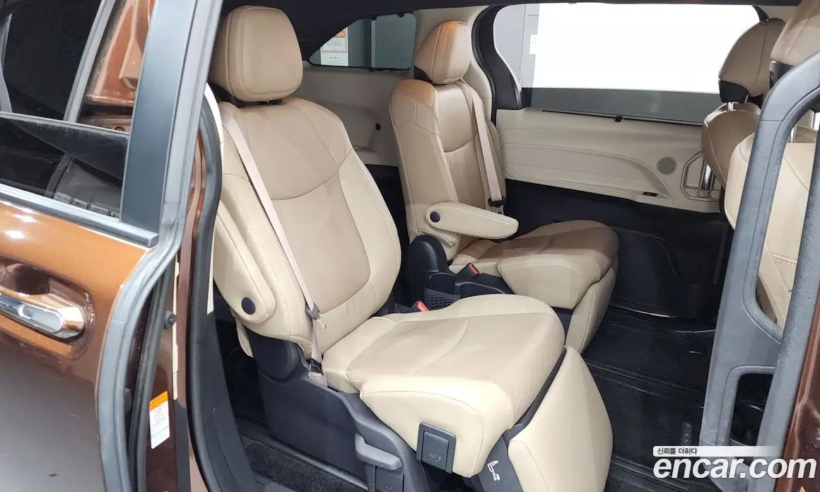 Toyota Sienna 2022 2.5 автомат (гидро), фото 17 Toyota Sienna 2022 2.5 автомат (гидро), фото 17