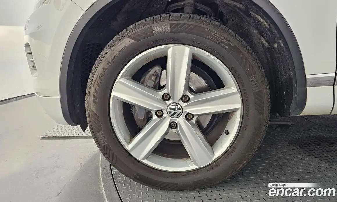 Volkswagen Touareg 2013 3.0 автомат (гидро), фото 5 Volkswagen Touareg 2013 3.0 автомат (гидро), фото 5