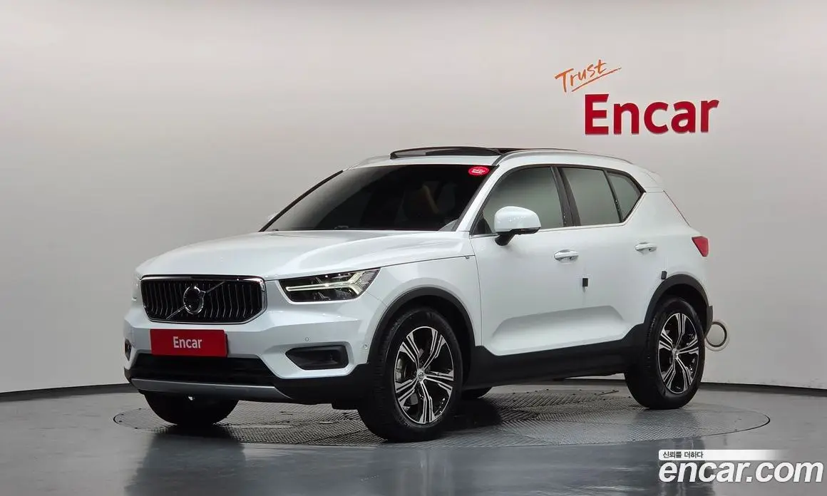 Volvo XC40 2022 2.0 автомат (гидро), фото 1 Volvo XC40 2022 2.0 автомат (гидро), фото 1