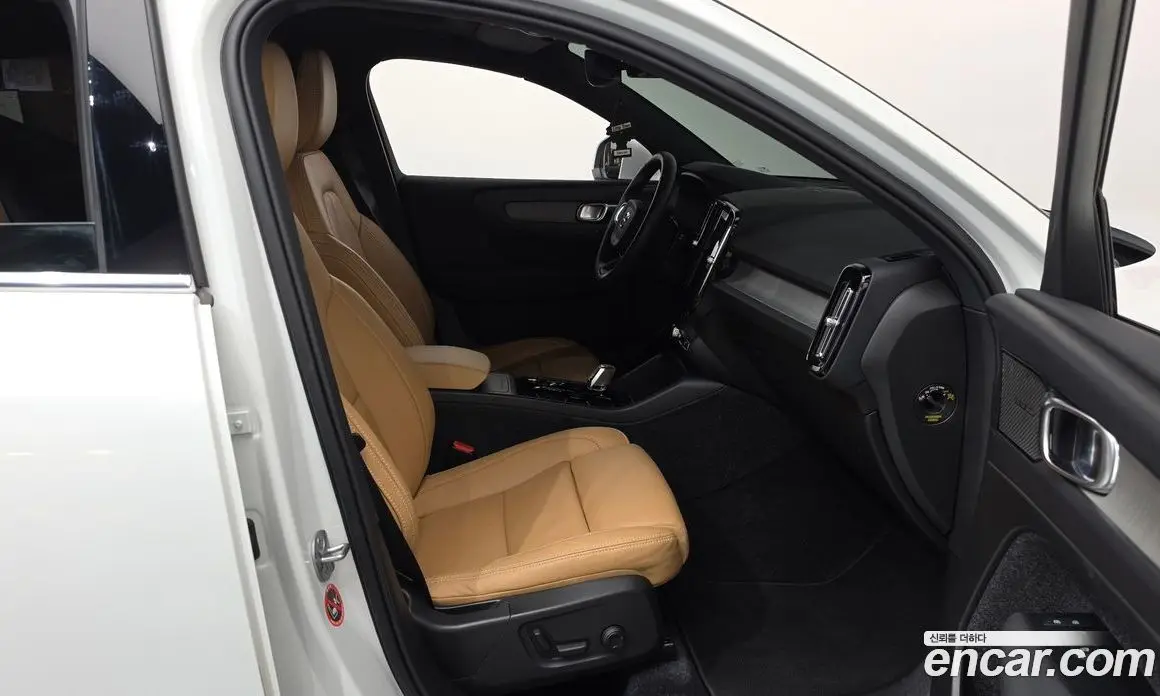 Volvo XC40 2022 2.0 автомат (гидро), фото 16 Volvo XC40 2022 2.0 автомат (гидро), фото 16