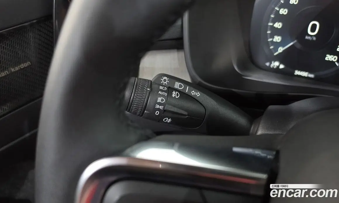 Volvo XC40 2022 2.0 автомат (гидро), фото 36 Volvo XC40 2022 2.0 автомат (гидро), фото 36